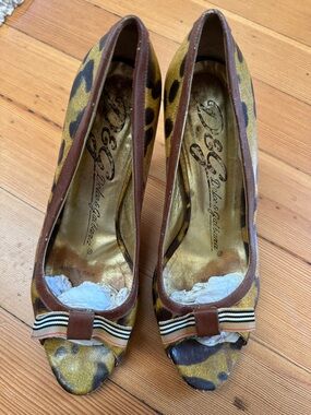 D&G Dolce & Gabbana Leopard Print Pumps in Brown/Gold